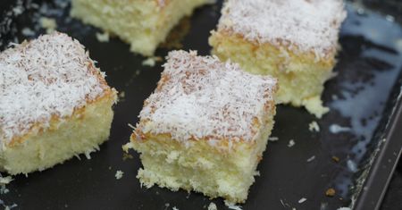 Słodka i błoga rozkosz. Smak tego ciasta przypomina uwielbiane przez wszystkich cukierki