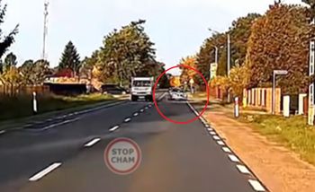 Tak wyprzedzał. Nagrała go kamerka. "Mistrz"