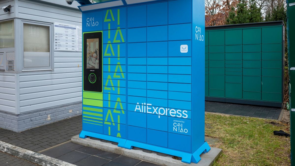 Logo ArZi
fot: Arkadiusz Ziolek/ East News.    n/z Automat do odbiernia przesylek z Aliexpress - wspierany przez firme Cainiao.
ARKADIUSZ ZIOLEK