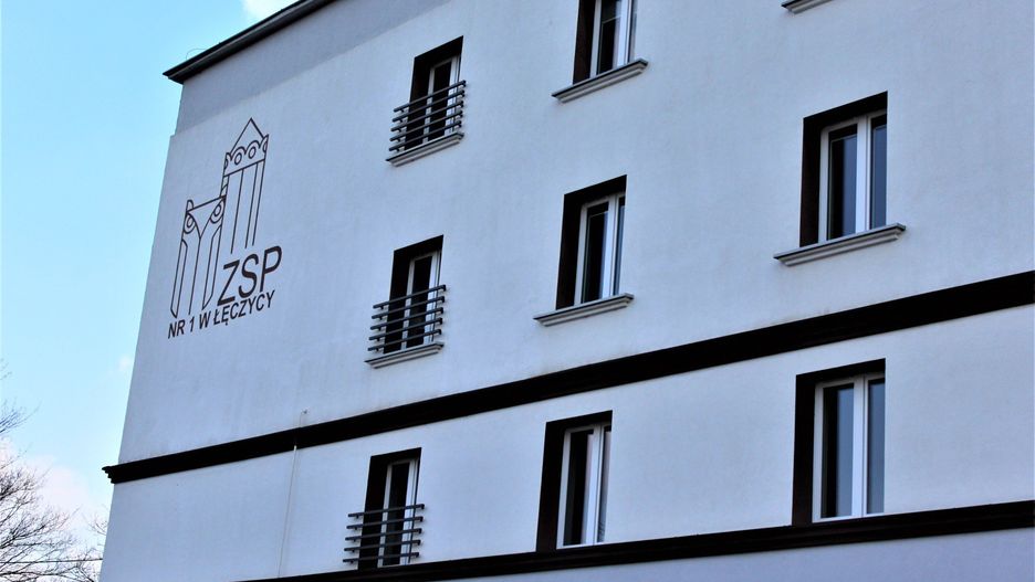 Na zdjęciu budynek ZSP nr 1 w Łęczycy