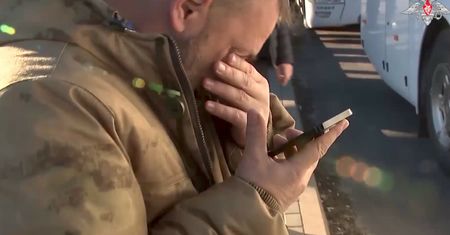 Dzwonią codziennie. Ukraina ujawnia: poddają się całe dywizje Putina