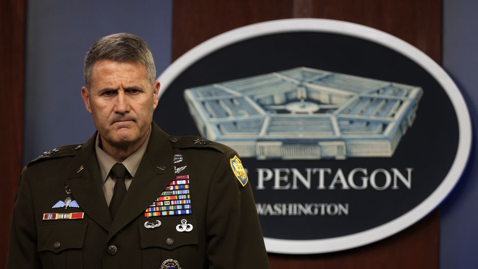 Nowe informacje Pentagonu ws. zamachu w Kabulu. Na zdjęciu William D. "Hank" Taylor z Pentagonu 