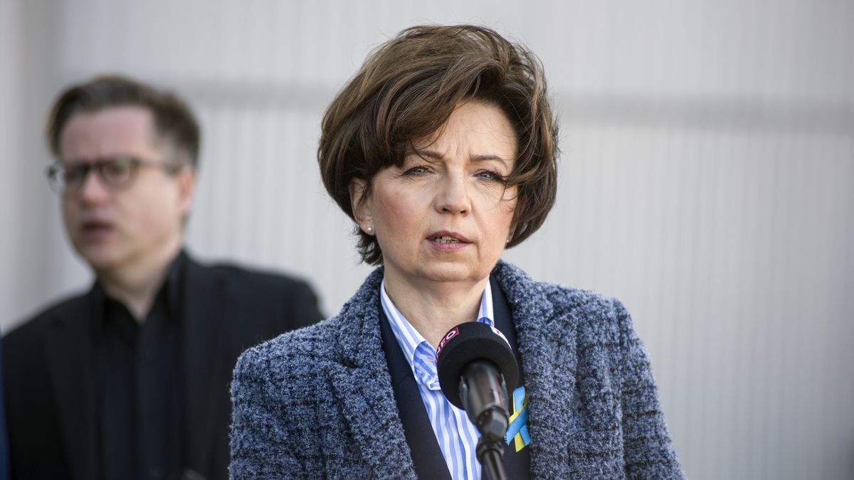 WARSAW, MAZOWIECKIE, POLAND - 2022/03/28: Poland's Minister of Family and Social Policy, Marlena Malag seen during a press conference outside the refugee Reception Centre Ptak Warsaw Expo in Nadarzyn. Speaking at a press conference held at the Ptak Warsaw Expo reception center for refugees, EU Commissioner for Jobs and Social Rights Nicolas Schmit, praised Poland for absorbing so many refugees and pledged more support to aid the countryâs efforts. Poland's Minister of Family and Social Policy, Marlena MalÄg and Grzegorz Puda, Polish Minister of Funds and Regional Policy were also in attendance at the event. (Photo by Attila Husejnow/SOPA Images/LightRocket via Getty Images)