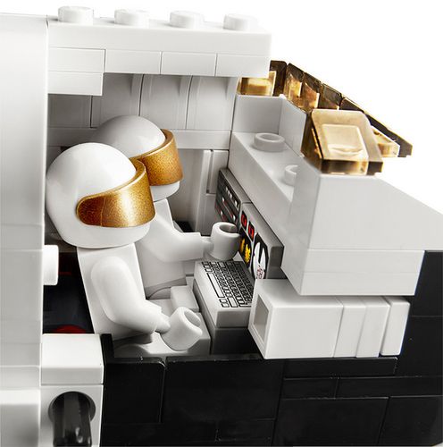 Wahadłowiec kosmiczny z klocków LEGO 5