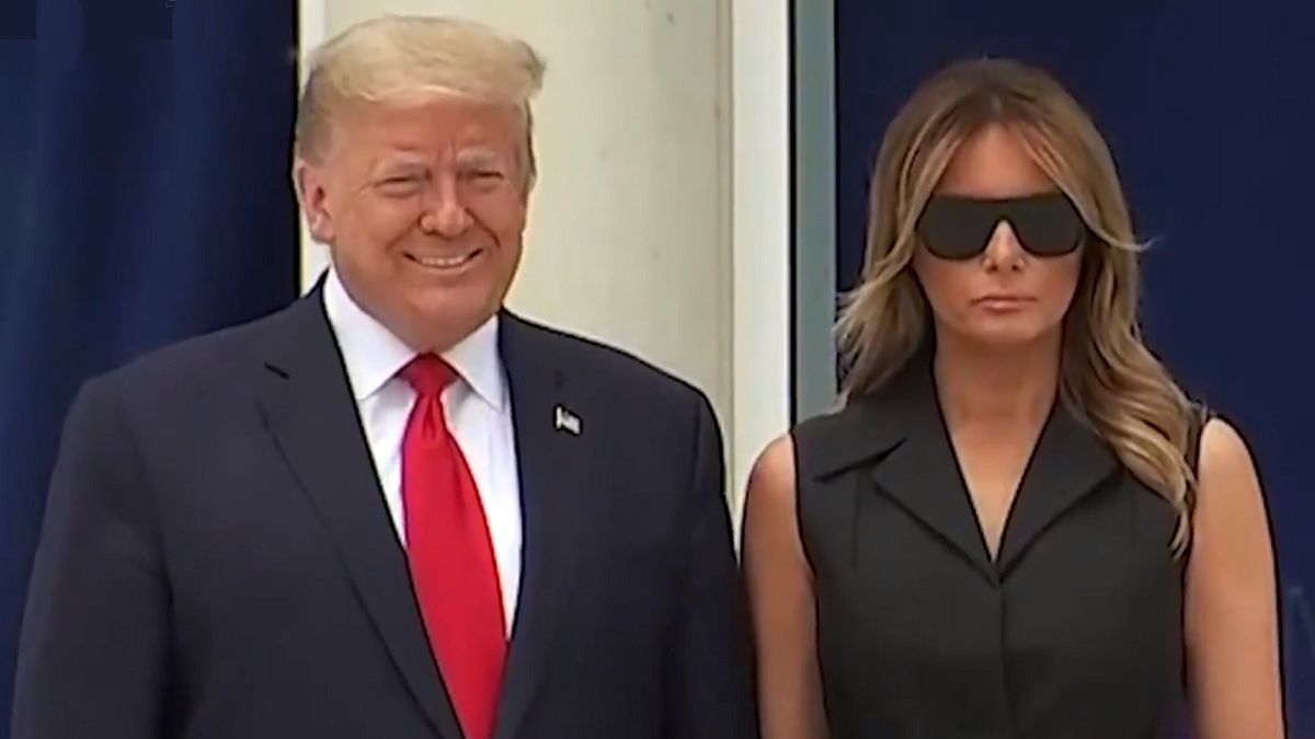 Donald Trump poprosił żonę o uśmiech