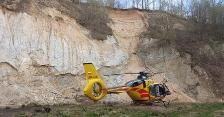 Spadł ze skarpy. Tragiczny finał. "Został zatrzymany mężczyzna"