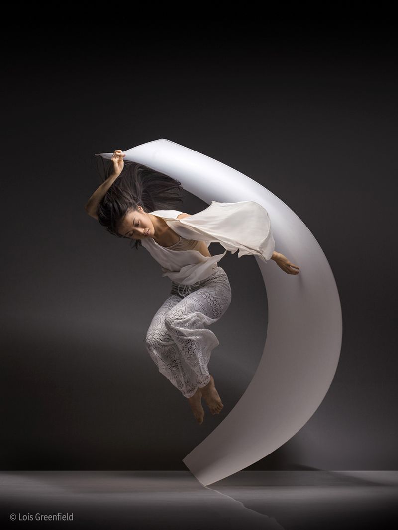 "Ta chwila może istnieć tylko na fotografii" - Lois Greenfield opowiada o fotografowaniu tancerzy Haselbladem z lat 80. 6