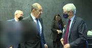 Ławrow podszedł do ministra Kanady. Wymownie spojrzał na jego krawat