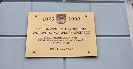 Włocławek wspomina swoje województwo – tablica pamiątkowa już odsłonięta