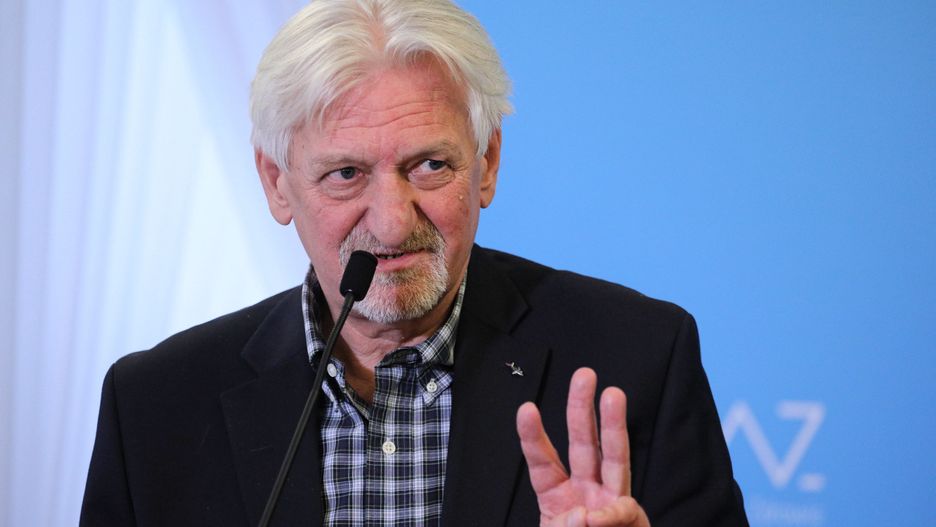 Maseczki ochronne zbędne? W Polsce było zbyt mało przypadków COVID-19, aby kazać nosić je ludziom