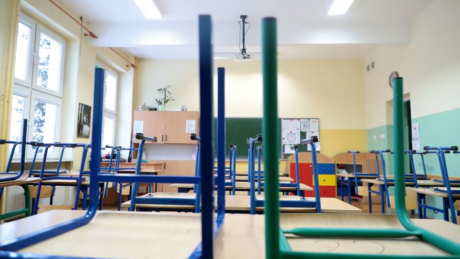 Najm?odsze dzieci wr�c? do szk�? - przygotowaniaFot. Piotr Molecki/East News. Warszawa, 13.01.2021. Szkola Podstawowa nr 103. Przygotowania placowki do powrotu stacjonarnego nauczania dzieci z klas I-III.Piotr Molecki