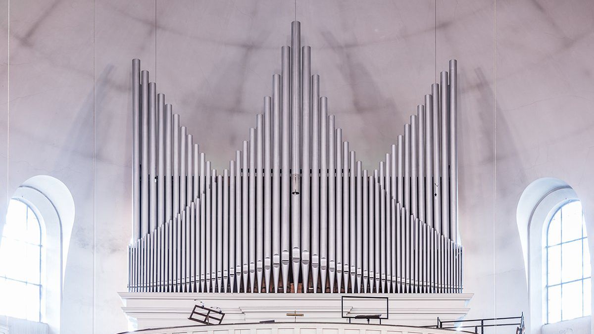 Niemieckie organy to naprawdę ogromne i piękne instrumenty. Kreatywny pomysł na zdjęcia 1