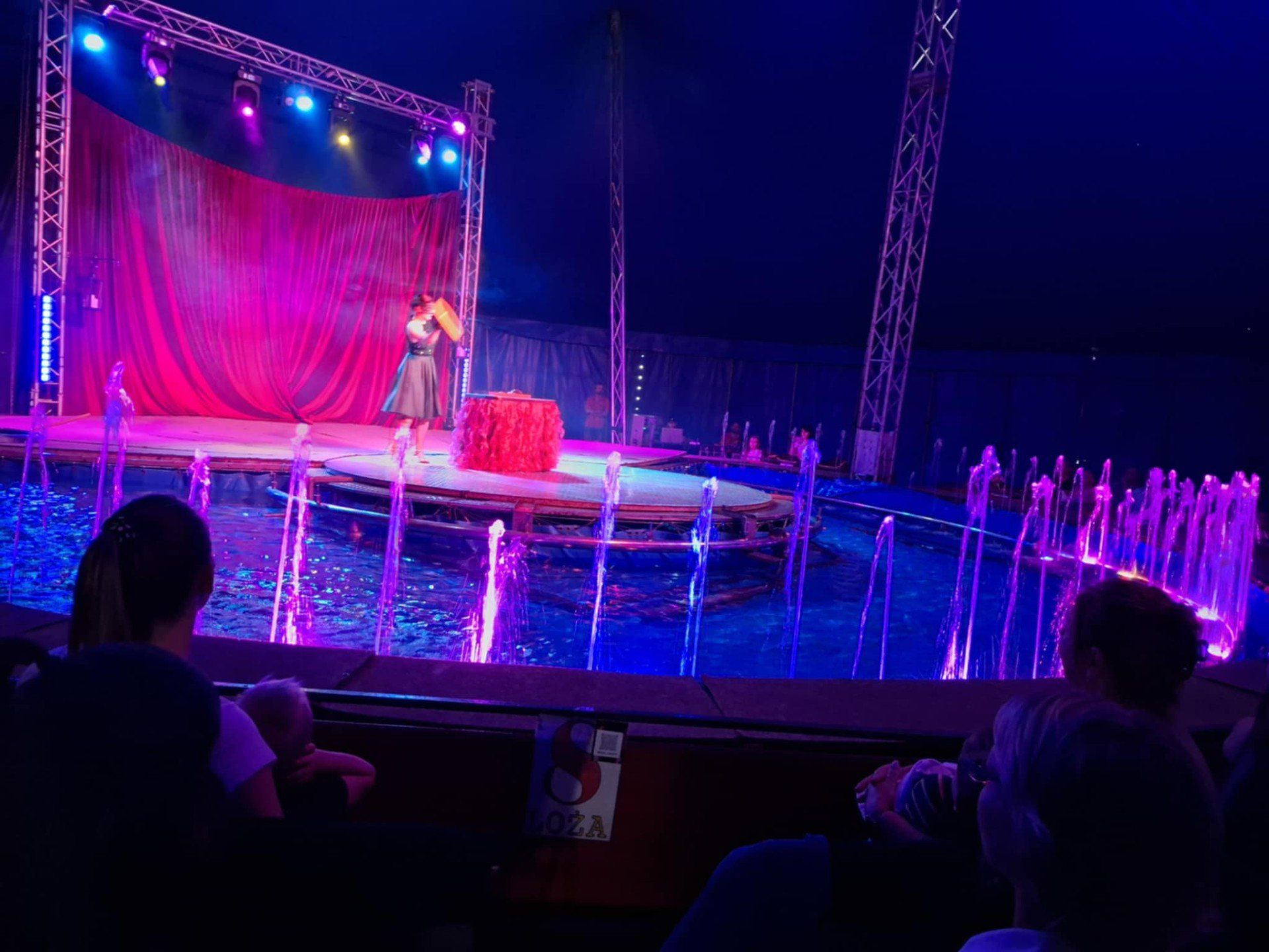 Cyrk na wodzie - Imperial Show przyjechał do Ozorkowa
