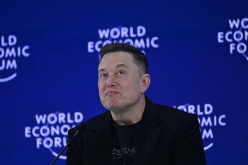 Musk każe sobie płacić. X kończy z darmowym "Ask Grok"