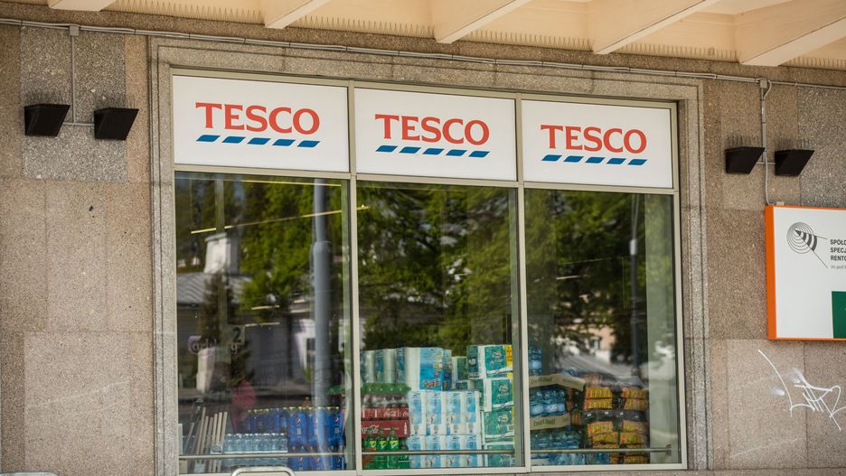 Tesco rozpoczyna kampanię informacyjną "Kochaj jedzenie, nie marnotrawienie"