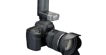 Elinchrom EL-Skyport Plus - wyzwalacz do lamp błyskowych, który współpracuje z prawie każdym aparatrem