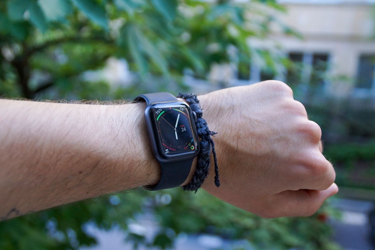Apple Watch czwartej generacji ma większy ekran od poprzednika