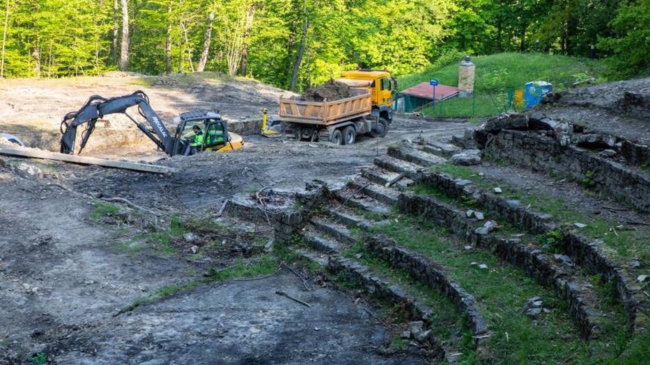 Bielsko-Biała. Przedłużają się prace przy rewitalizacji amfiteatru.