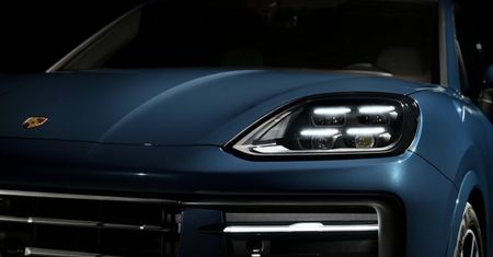 Nowe Porsche Cayenne odsłania część twarzy. Debiut już niebawem