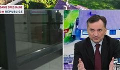 Kuriozalne sceny w Republice. Policjanci przyszli po Ziobrę, Sakiewicz ich nie wpuścił