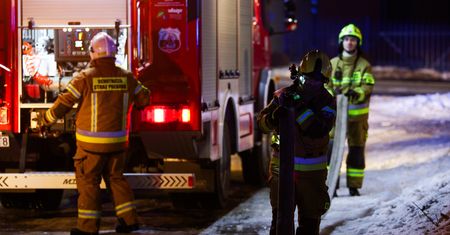 Wjechał pod prąd na A4. Strażacy ewakuowali rannego