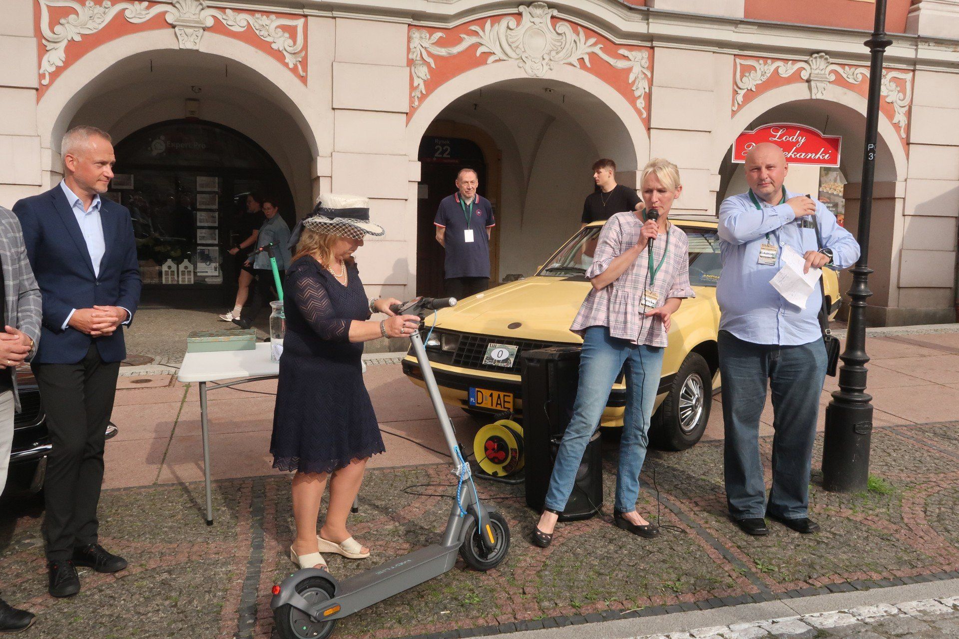 Hulajnoga elektryczna pojedzie do Czech.
