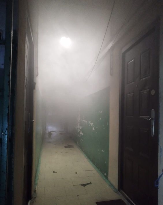 Warka: Dzielnicowa ewakuowała mieszkańców bloku, w którym wybuchł pożar