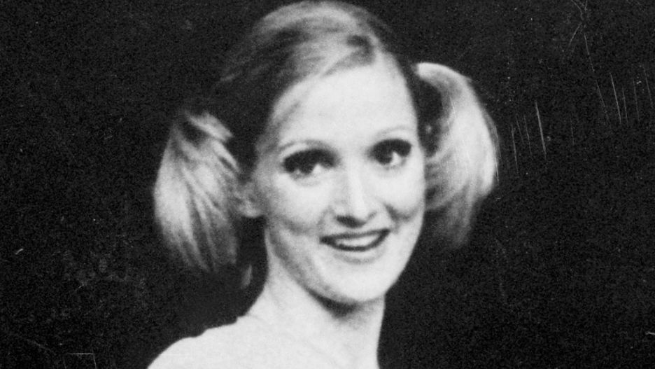 Actress Pamela Blair Sings In Musical
(Original Caption) NEW YORK: In the musical hit "A Chorus Line," actress Pamela Blair sings "Dance-Ten, Looks-Three," a song extolling the benefits of hormones, silicone and plastic surgery in furthering the career of aspiring dancers.
Bettmann
small group of people:CB1, actress:CB1, dancing:CB2, singing:CB1, full-length:CB1, Broadway:CB1, publicity handout:CB1, musical:CB1