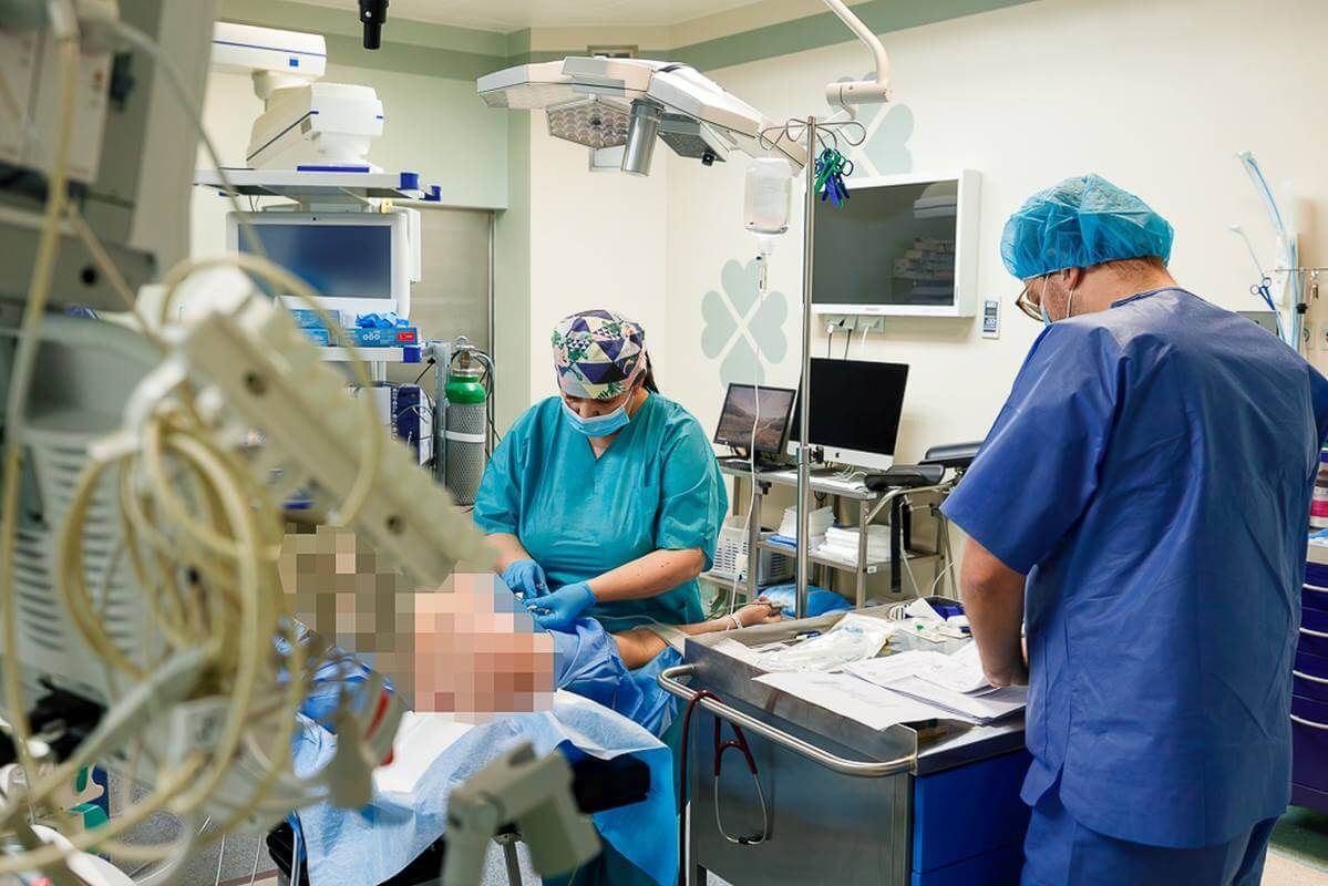 Zespół operacyjny podczas zabiegu, operacji trzustki