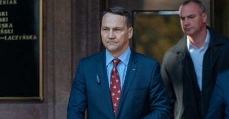 Sikorski zawalczy z Trzaskowskim o kandydaturę. Szef MSZ wbił szpilę