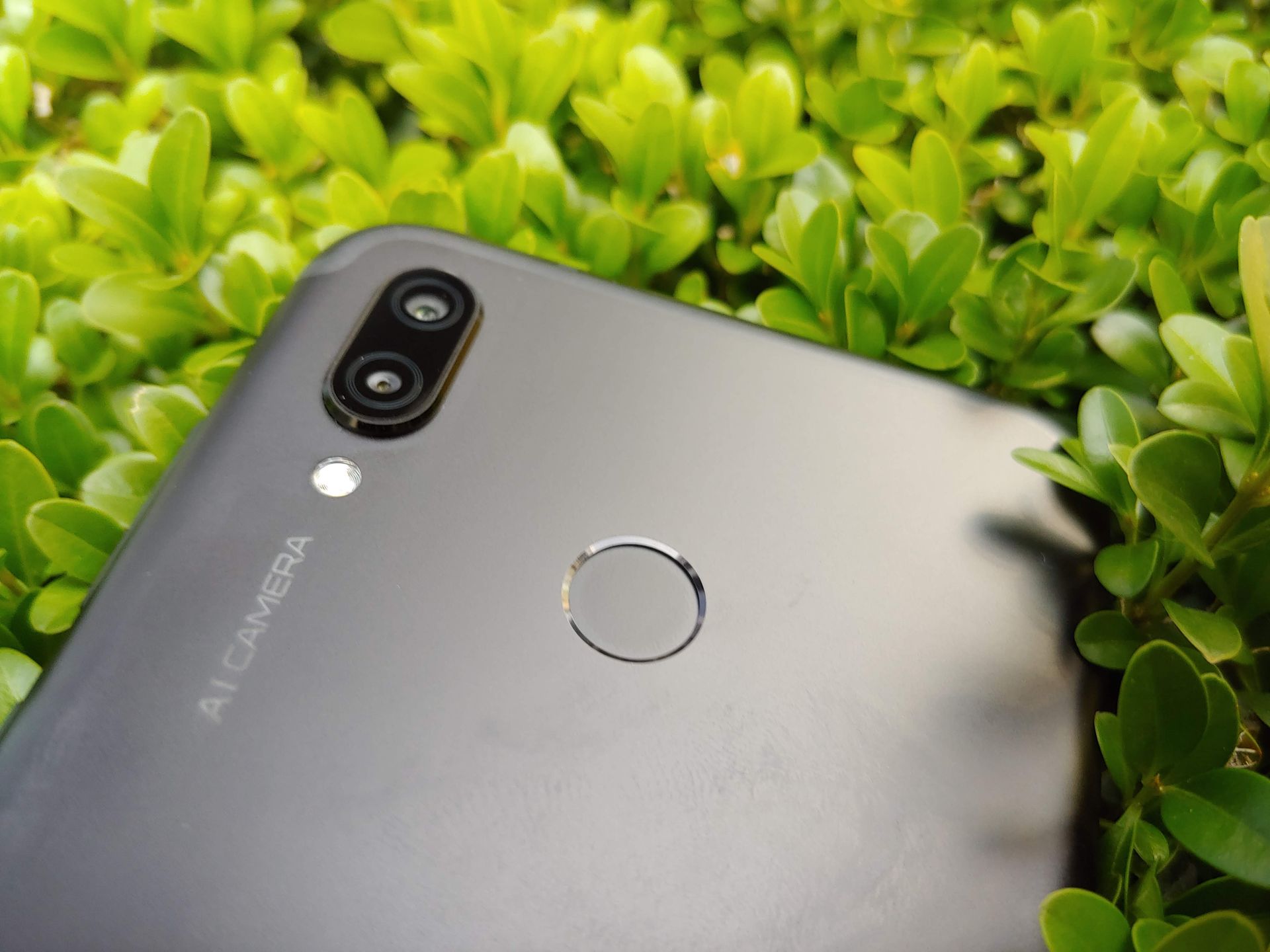 Najtańszy smartfon z flagową specyfikacją. Honor Play wchodzi do Polski 6