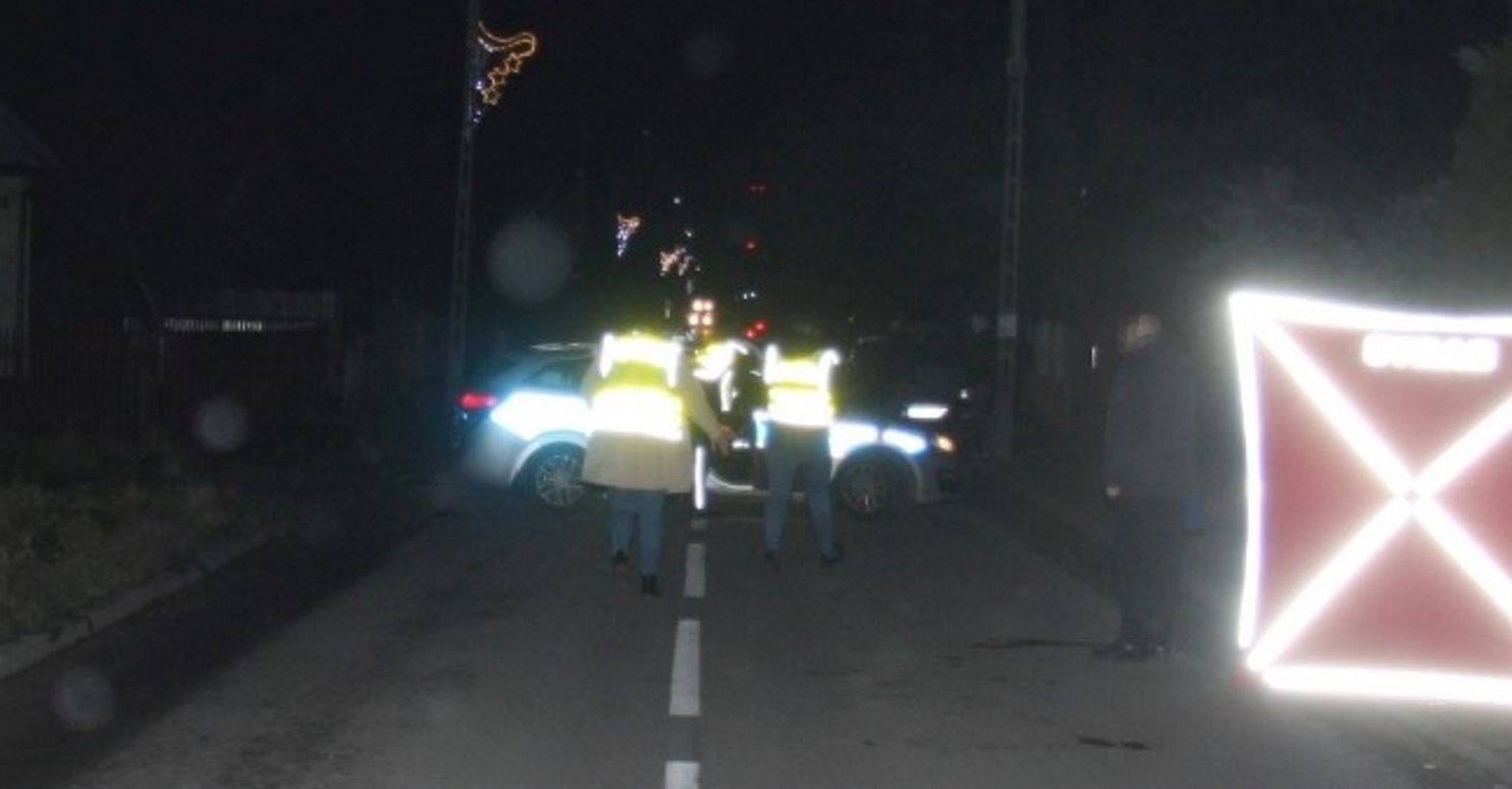 Na jednej z ulic w Małkini Górnej (woj. mazowieckie) znaleziono ciało 58-latka. 