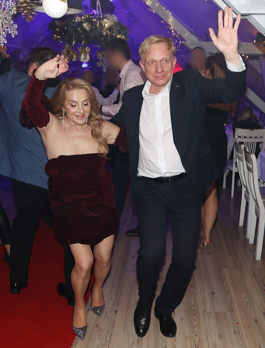 Odmieniona Danuta Martyniuk szaleje na urodzinach koleżanki