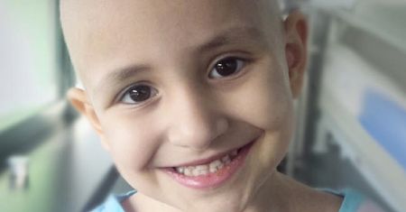 Samira choruje na neuroblastomę. Bez leczenia może umrzeć