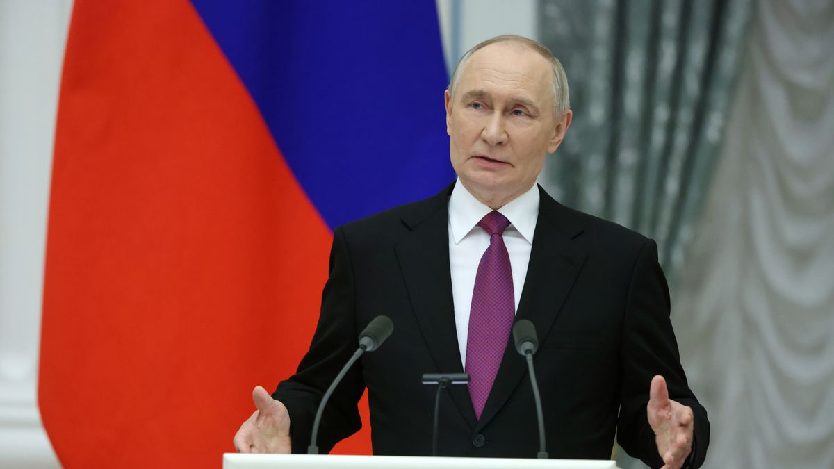 MOSCOW, RUSSIA - NOVEMBER 04: (RUSSIA OUT) Russian President Vladimir Putin speaks during an award ceremony at the Kremlin on November 4, 2025 in Moscow, Russia. Russian President Vladimir Putin took part in several events marking National Unity Day. (Photo by Contributor/Getty Images)
