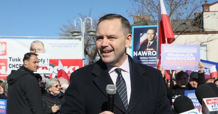 "Będziemy gryźć trawę". Mobilizacja w PiS po fatalnym sondażu