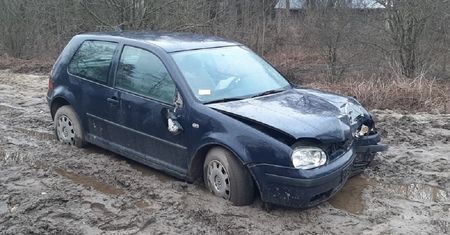 Ukradli golfa, chcieli go rozebrać na części i sprzedać. Grozi im po 5 lat więzienia