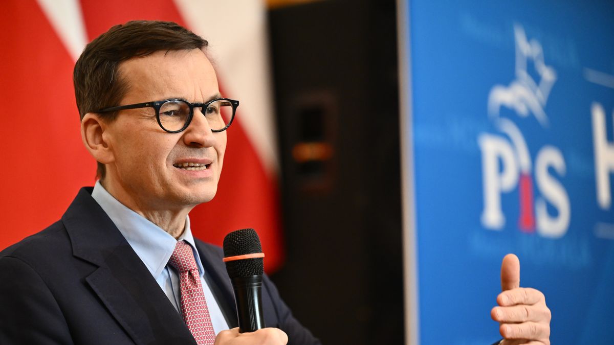 Gdynia, 21.02.2026. Poseł PiS Mateusz Morawiecki podczas spotkania z mieszkańcami w siedzibie Cechu Rzemiosła i Przedsiębiorczości w Gdyni, 21 bm. (jm) PAP/Marcin Gadomski