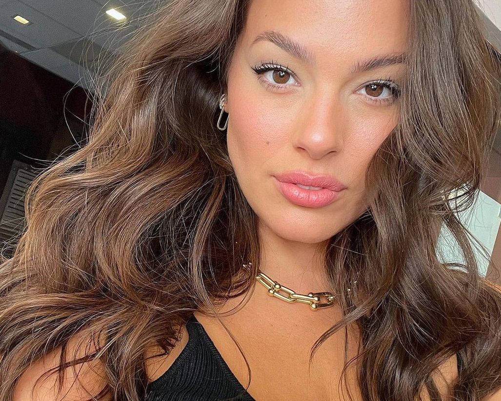 Ashley Graham celebruje swoje ciało, zmieniające się w czasie ciąży