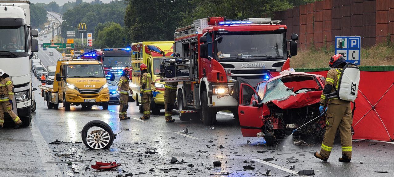 Bielsko-Biała: Dwa wypadki na S52. Nie żyje jedna osoba, droga zablokowana