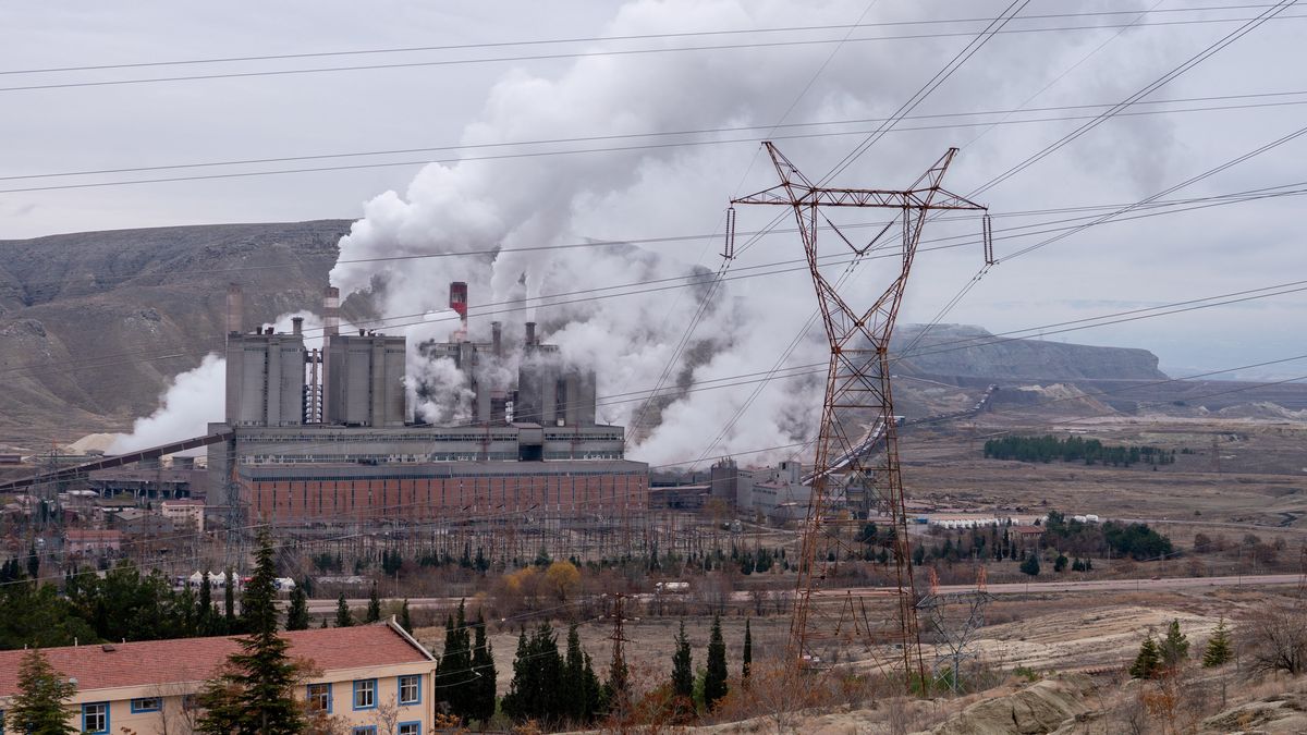 ANKARA, TURKEY - 2024/11/27: General view of Çayrhan thermal power plant. Workers at the lignite coal mine in Çayrhan, Nallhan, 160 kilometers from Ankara, have slowed operations in protest against the planned privatization of the state-owned facility under the Turkish Electricity Generation-Transmission Corporation. Turkish law prohibits strikes in strategic sectors, but miners have limited their work to emergency interventions. A group of miners remains 2 kilometers underground as part of the protest, while others show solidarity by staying at the mine during shift changes instead of returning home. (Photo by Tunahan Turhan/SOPA Images/LightRocket via Getty Images)