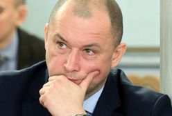 Auto sędziego uderzyło w drzewo. "Mamy wyniki wydychanego powietrza"
