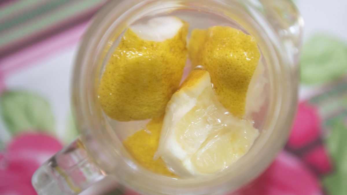 Woda z cytryną ma niesamowite właściwości
