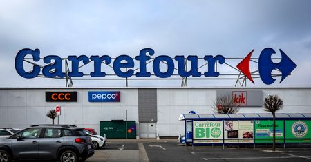 Carrefour wycofuje ser. Wykryto w nim groźną bakterię