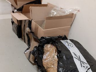 Nielegalny tytoń padł łupem skarbówki. Kontrola u kuriera