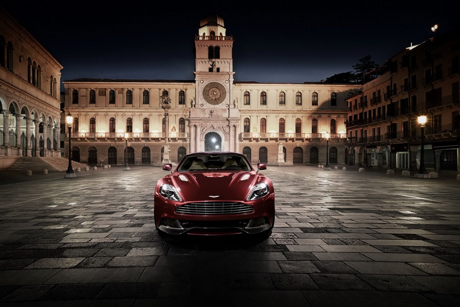 2013 Aston Martin Vanquish - uczta dla oczu [galeria] 2