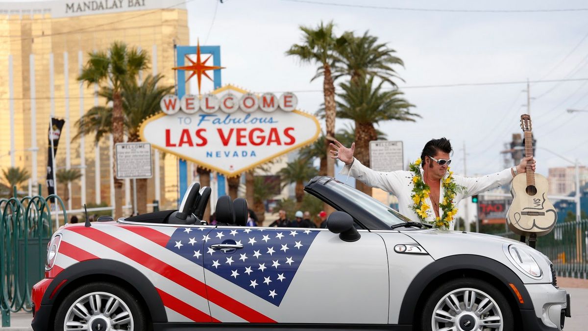 Galeria Mini jako celebracja sprzedaży półmilionowego egzemplarza w USA 1