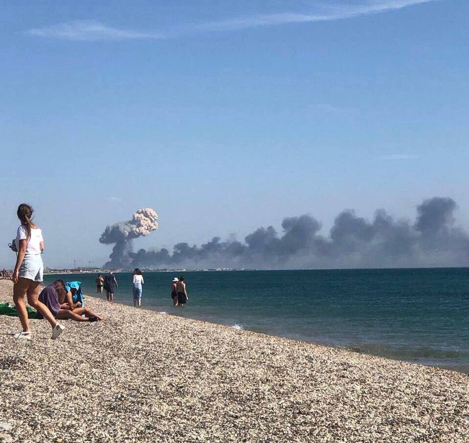 В окупованому Криму пролунали вибухи