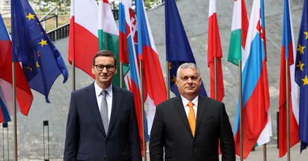 Fundusz Odbudowy dla Węgrów wstrzymany. Decyzja w sprawie Polski "na dniach"