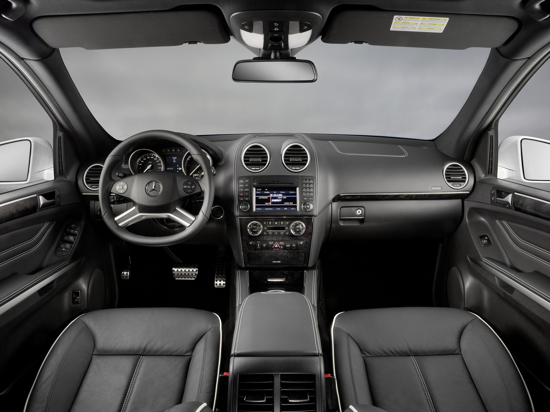 Wnętrze Mercedesa ML po face liftingu